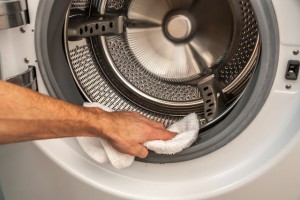  Clean the Fabric Softener Dispenser
