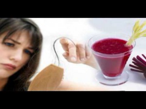 Beetroot juice and henna for clean dandruff