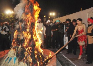 lohri wood crakers and burn